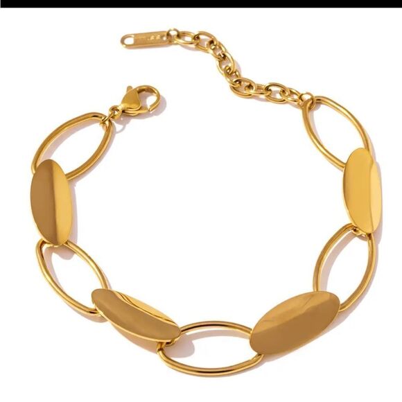 #31 Gold Unique Geometric Bracelet - Picture 6 of 6